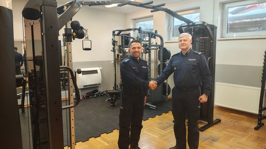 Nowa siłownia w tomaszowskiej komendzie. Policjanci wrócili do treningów po remoncie