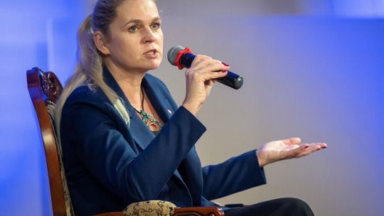 Nowacka odpowiada Episkopatowi: edukacja zdrowotna nie jest sprzeczna z konstytucją