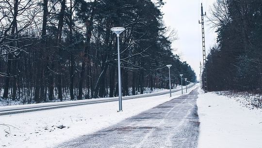 Nowe oświetlenie i nawierzchnia ścieżki rowerowej w kierunku Grot Nagórzyckich
