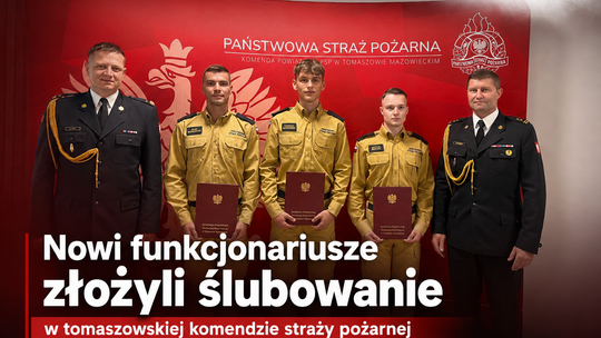 Nowi funkcjonariusze złożyli ślubowanie w tomaszowskiej komendzie straży pożarnej