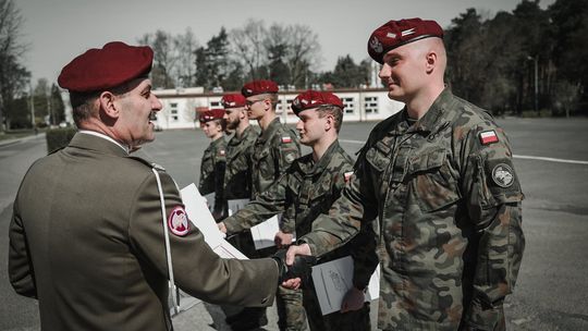 Nowi podoficerowie w 25 Brygadzie Kawalerii Powietrznej. „To początek drogi liderów”