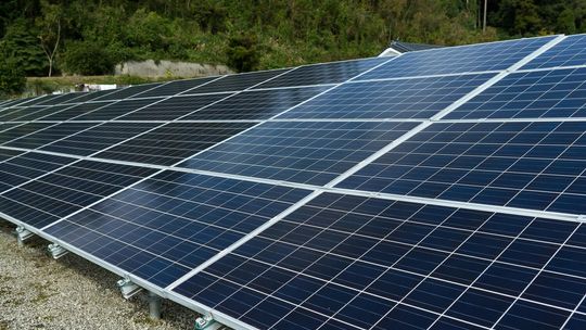 Nowoczesne moduły fotowoltaiczne a efektywność instalacji PV