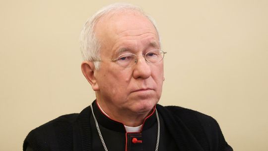 Nuncjatura: papież przyjął rezygnację bpa Dziuby z posługi ordynariusza łowickiego