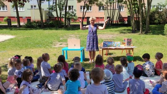 O bezpiecznych wakacjach na zajęciach bibliotecznych