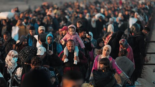 O. Dawidowski: stosunek do uchodźców i migrantów jest próbą z chrześcijaństwa