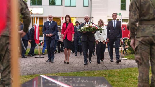 O świcie pamiętali o tych, którzy bronili Tomaszowa. 87 lat temu rozpoczęła się wojna