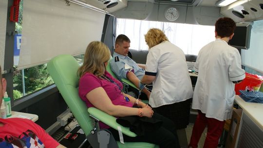 Oddali 10 litrów krwi