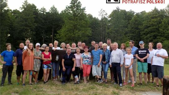 Oddolne inicjatywy i odgórna kontrola