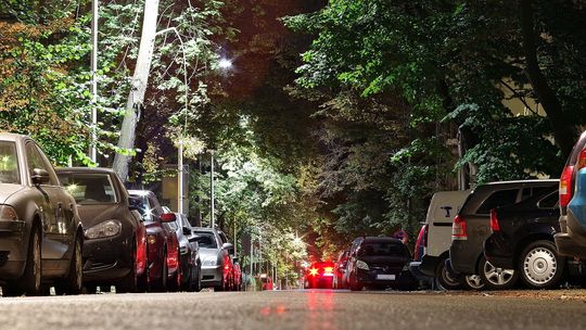 Odpowiedzą przed sądem za kradzież samochodów wartych ponad 29 mln zł