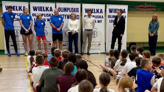 Olimpijczycy w tomaszowskiej „szóstce”. Uczniowie nie tylko ćwiczyli, ale i dotknęli medalu