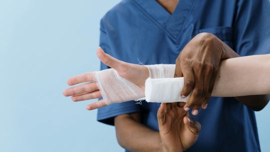 Opatrunki na Oparzenia: Skuteczne Leczenie i Łagodzenie Bólu