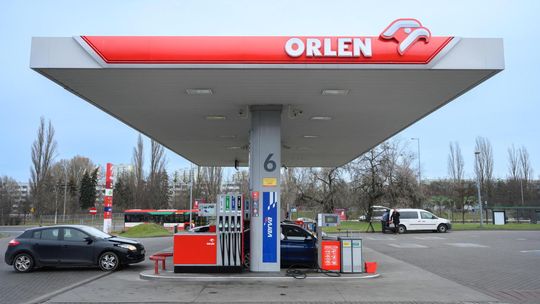 Orlen: paliwo w wakacyjnej promocji tańsze o 30 gr. za litr