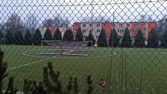 Orlik w szkole na Majowej to wstyd i wyrzut sumienia