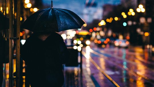 Ostrzeżenie dla części regionu przed intensywnymi opadami deszczu