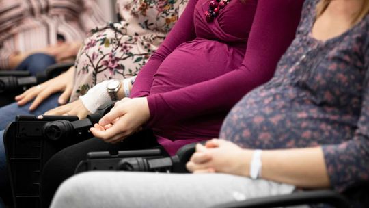Otyłe kobiety mogą przytyć w czasie ciąży o mniej niż 5 kg, nie obawiając się powikłań