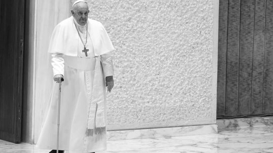 Papież Franciszek zmarł w poniedziałek o 7.35