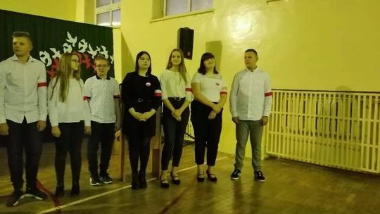 Patriotyczna wieczornica „Razem dla Niepodległej” w SP nr 9 przy Jałowcowej 8