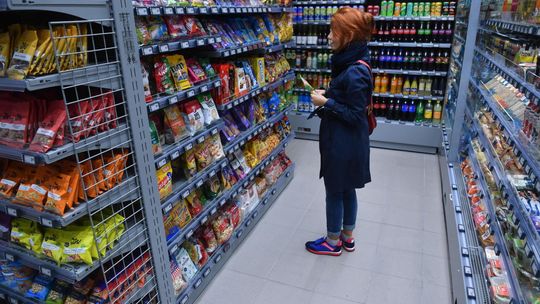 PIE: inflacja kontynuuje spadek, we wrześniu wyniesie poniżej 9 proc.