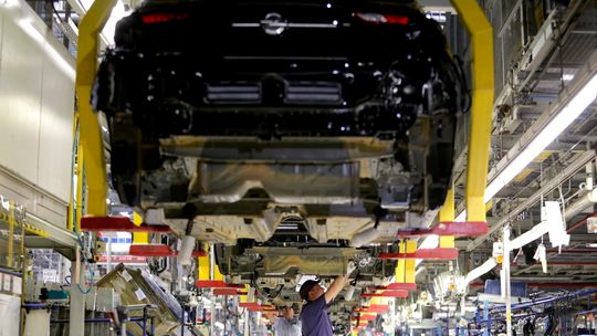 PIE: tempo wzrostu produkcji w kolejnych miesiącach spadnie