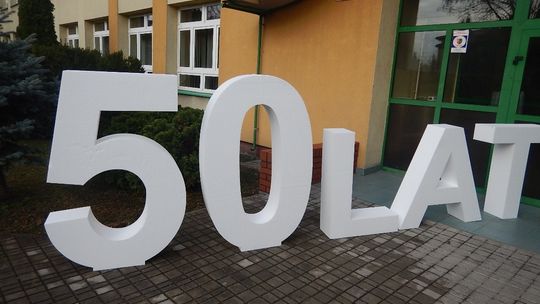 Pięćdziesiątka "stuknęła" w Czternastce