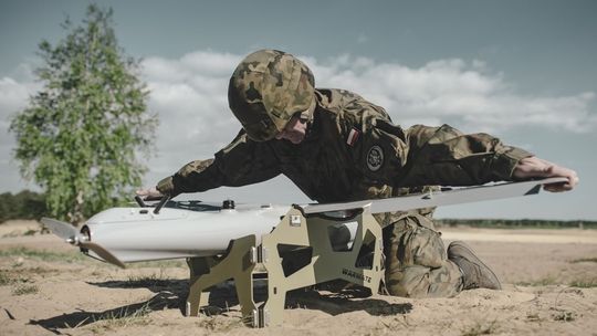 Pierwsi operatorzy dronów uderzeniowych krótkiego zasięgu (dukz) w siłach zbrojnych