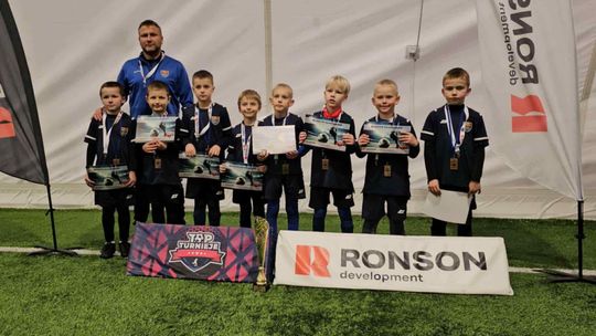 Pilica Tomaszow Mazowiecki rocznik 2018 z brązowym medalem w silnie obsadzonym turnieju w Książenicach.