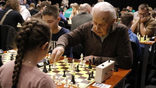 Piotr Fangrat zdobywcą pucharu w II Powiatowym Turnieju Szachowym.