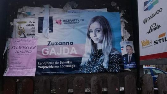 Plakaty wciąż wiszą