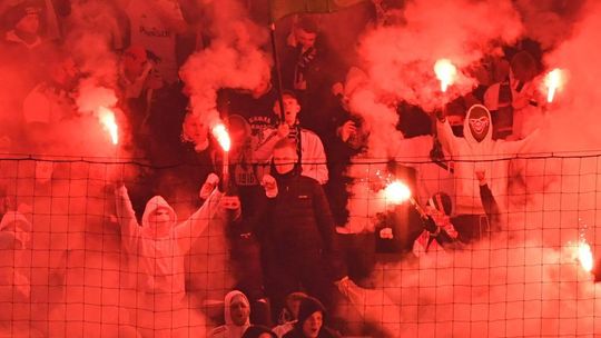 Po piątkowym meczu Widzewa w Warszawie zatrzymano 43 osoby