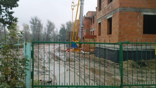 Podłe insynuacje i manipulowanie faktami