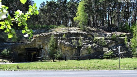 Podziemna Trasa Turystyczna Groty Nagórzyckie oraz Skansen Rzeki Pilicy wracają po zimowej przerwie