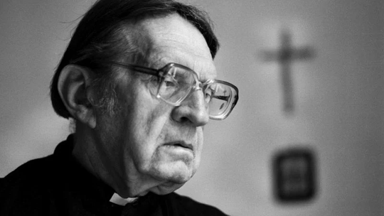 Poeta, ksiądz Jan Twardowski zmarł 20 lat temu