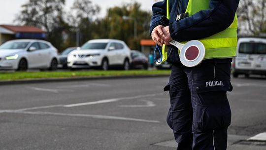 Policjanci postrzelili rowerzystę, który podczas kontroli drogowej zaatakował ich nożem i młotkiem