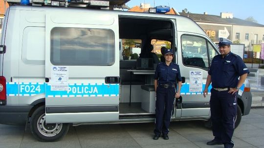 Policyjny ruchomy punkt konsultacyjny