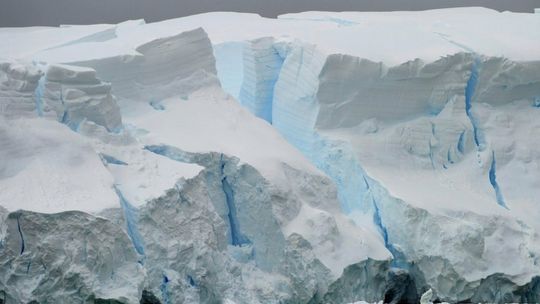 Połowa młodych mieszkańców Ziemi jest zestresowana z powodu zmian klimatycznych