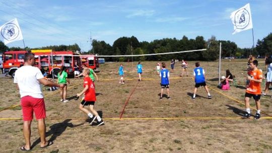 Polska, Włochy i Lichtenstein zwycięzcami  turnieju minisiatkówki podczas pikniku Lokalni Niebanalni.   