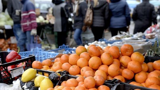 Ponad 1/3 badanych na Święta kupi mniej żywności i prezentów niż rok temu