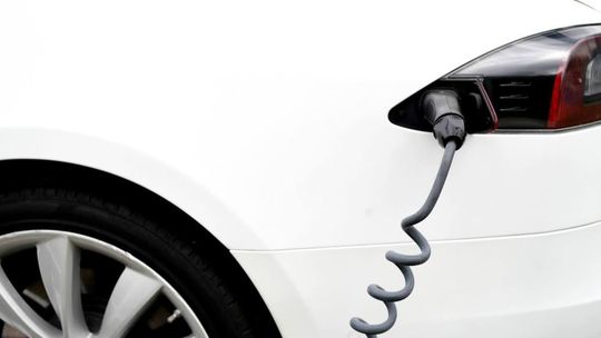 Ponad 20 tys. elektryków więcej na polskich drogach