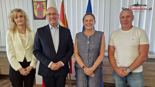 Ponad 75 tys. zł dla Stali Niewiadów i młodej Stalówki. Gmina Ujazd zapowiada kolejne wnioski