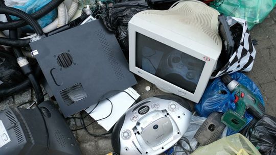 Ponad połowa badanych korzysta z usług wywozu elektrośmieci