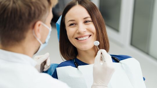 Porcelanowe zęby - jak odzyskać piękny uśmiech dzięki nowoczesnej stomatologii