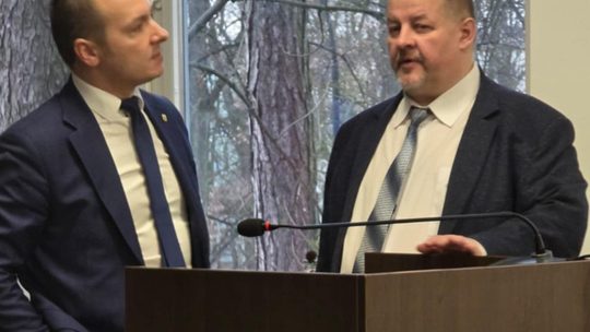 Bagnisko. O tym, jak KO i PiS potrafią się dogadać bez słów