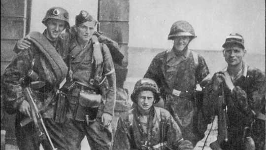 Powstanie Warszawskie - w debatach zanika strategia wojskowa