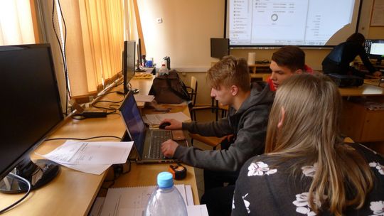 Pracowite ferie techników w ZSP nr 8