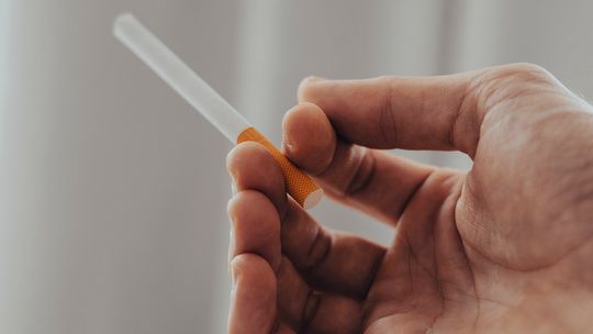 Prawo.pl: nałogowe palenie w domu może być formą przemocy