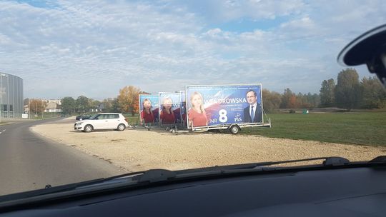 Prawym okiem: dla myślących inaczej... kochających też