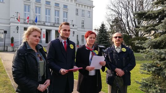 Prawym okiem: po owocach ich poznacie