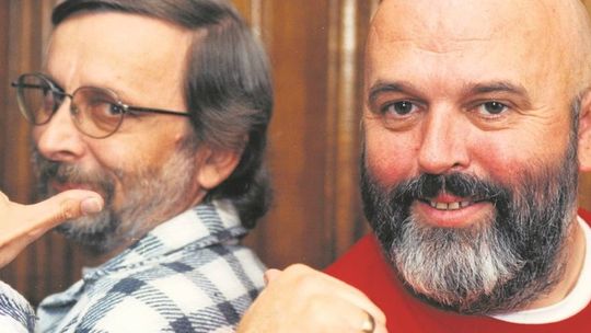 Prawym okiem: satyra satyrze nierówna