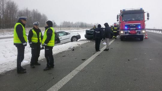 Prawym okiem: zabawa ludzkim nieszczęściem