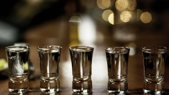 Premier: alkohol zbyt często jest największym wrogiem wolności, bo zniewala tych, którzy tracą nad nim kontrolę